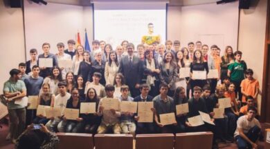 El Ministerio de Educación entrega los diplomas a los ganadores de las Olimpiadas Científicas